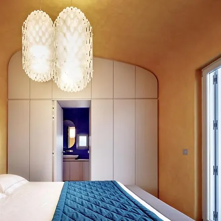 Is Molas * プーラ