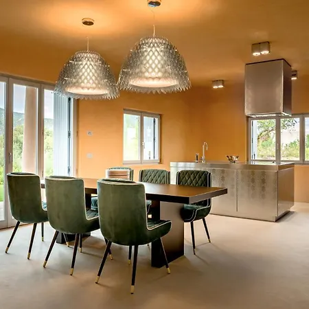 Is Molas Villa Pula